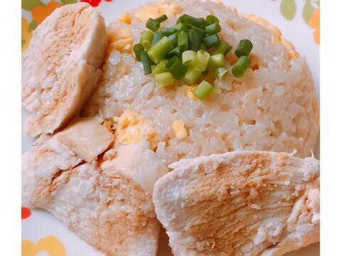 炊飯器で簡単！鶏むね肉のカオマンガイ風チャーハン♪